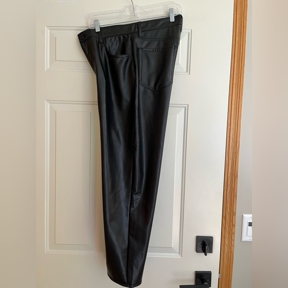 Abercrombie & Fitch vegan leather curve love ankle straight high rise. Sz 31/12 - Picture 3 of 12